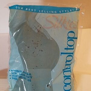 Vintage Silkies Control Top Queen Taupe